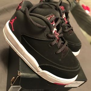 Size 6c Jordan 6 retro low GENTLY USED